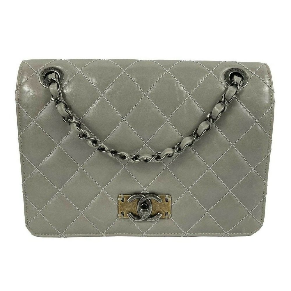 CHANEL - Glazed Calfskin Quilted Medium Day Trip Flap Bag - Crossbody